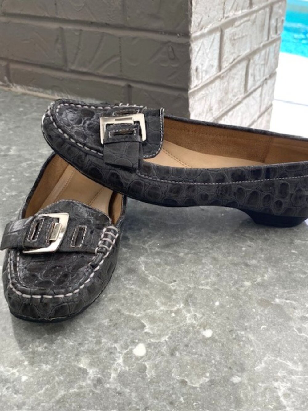 Naturalizer Women's Loafer Heaven Faux Croc Flats Slip On Gray Shoe size 7M